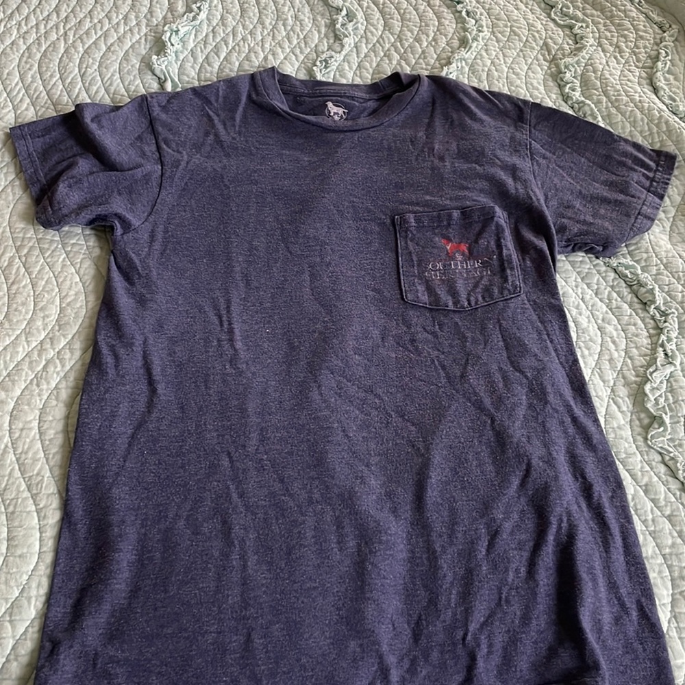EUC Women’s Small navy Southern Heritage T-shirt